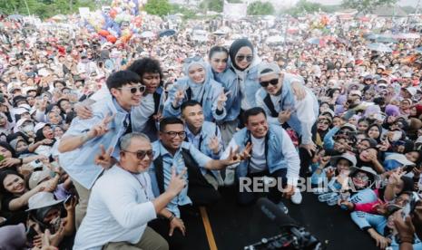 Pasangan Cabup Cawabup Kabupaten Tangerang Maesyal-Intan unggul sementara dalam hitung cepat