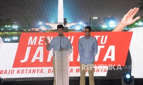 Pasangan Cagub-Cawagub DKI Jakarta terpilih Anies Baswedan - Sandiaga Uno