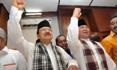  Pasangan cagub dan cawagub DKI Jakarta, Fauzi Bowo (kiri) dan Nachrowi (kanan).