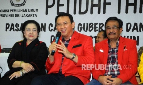 Pasangan calon gubernur dan wakil gubernur DKI Jakarta Basuki Tjahaja Purnama dan Djarot Saifut Hidayat bersama Ketua Umum PDIP Megawati Soekarnoputri