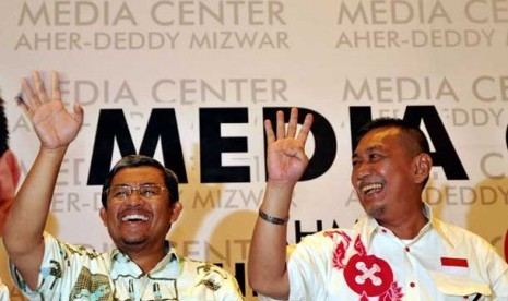 Pasangan calon gubernur Jabar no urut 4 Ahmad Heryawan-Deddy Mizwar