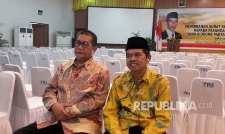 Pasangan calon gubernur-wakil gubernur Jabar Deddy Mizwar (Demiz)-Dedi Mulyadi (Demul) resmi diusung Golkar, Jumat (5/1).