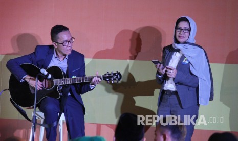 Pasangan calon wali kota dan wakil wali kota Bandung Nurul Arifin dan Chairul Yaqin Hidayat, tampil pada Debat Publik di Hotel BnB, Kota Bandung, Ahad (25/3).