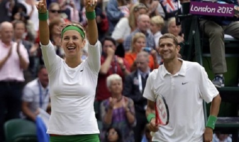 Pasangan ganda campuran Belarusia, Victoria Azarenka/Max Mirnyi.