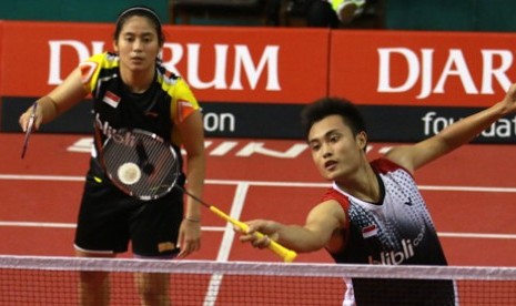 Pasangan ganda campuran Hafiz Faisal saat berpasangan dengan Shela Devi Aulia. Kini Hafiz dipasangkan dengan Gloria Emanuelle Widjaja dan telah tembus Semifinal Bitburger Badminton Open 2017