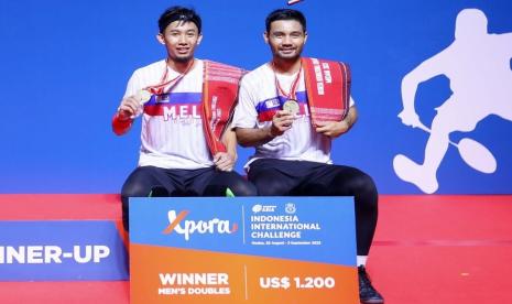 Pasangan ganda putra Indonesia Berry Angriawan/Rian Agung Saputro meraih gelar juara turnamen bulu tangkis Xpora Indonesia International Challenge 2023.