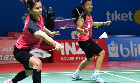 Pasangan ganda putri Indonesia Greysia Polii (kiri) dan Apriyani Rahayu 