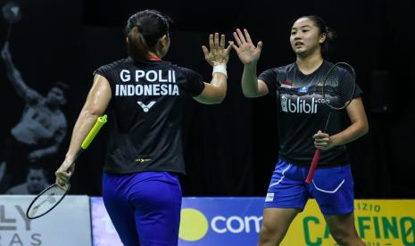 Pasangan Greysia Polii (kiri) dan Febby Valencia Dwijayanti Gani di turnamen internal PBSI.