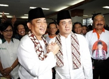 Pasangan Hendardji-Riza mendaftarkan diri ke KPUD untuk maju ke Pemilukada Gubernur DKI, Juli 2012