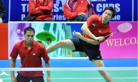 Pasangan pebulutangkis ganda putera Indonesia Hendra Setiawan (kanan)/Markis Kido