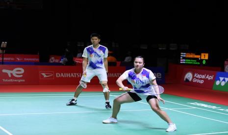 Pasangan Praveen Jordan/Melati Daeva Oktavianti langsung terhenti pada babak pertama Daihatsu Indonesia Masters 2021.  Mereka dikalahkan dikalahkan ganda non unggulan asal India, Dhruv Kapila/Reddy N. Sikki.