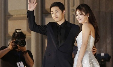 Pasangan Song Joong-ki dan Song Hye-kyo.