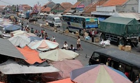 Pasar tumpah di Cirebon