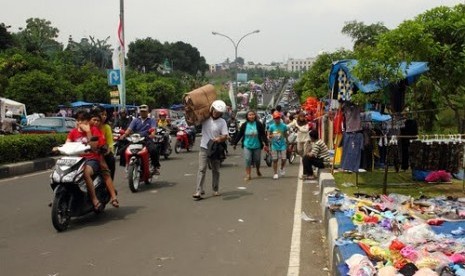 Pasar tumpah Juanda Depok