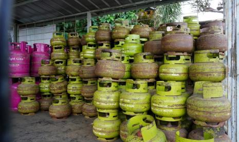 PT Pertamina melalui Marketing Operation Region (MOR) III Jawa Bagian Barat memastikan stok dan penyaluran LPG 3 kilogram (kg). Pengawasan itu melalui agen dan pangkalan tetap berjalan lancar demi memenuhi kebutuhan masyarakat di wilayah Kabupaten Tasikmalaya.