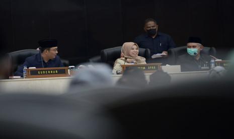 Pasca pandemi Covid 19, Dewan Perwakilan Rakyat Daerah (DPRD) Jabar meminta Gubernur Jabar Ridwan Kamil dan Wakil Gubernur Jabar Uu Ruzhanul Ulum, untuk mulai serius memenuhi janji kampanye. 