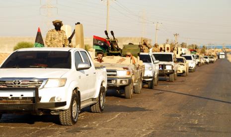 Pasukan Libya berpartisipasi dalam parade militer di kota Misrata pada 9 Agustus 2022. Misi PBB di Libya mengatakan mereka sangat khawatir dengan mobilisasi pasokan dan ancaman penggunaan kekuatan untuk menyelesaikan krisis politik di negara itu, Selasa (23/8/2022). 