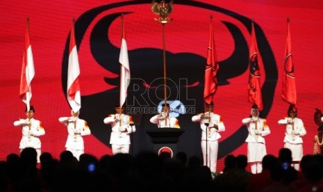 Pasukan Paskibraka pada pembukaan Rapat Kerja Nasional Partai Demokrasi Indonesia Perjuangan (PDI-P) di Jakarta International Expo (JIExpo) Kemayoran, Jakarta, Ahad (10/1). (Republika/Rakhmawaty La'lang)