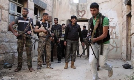 Rebel groups fighting the government of Syrian President Bashar al-Assad.