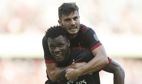 Patrick Cutrone (atas).