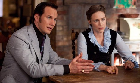 Patrick Wilson dan Vera Farmiga (kanan) dalam The Conjuring.