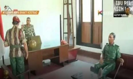 Patung AH Nasution, Sarwo Edy, dan Suharto kala masih berada di Markas Kostrad. Dalam diorama itu terlihat AH Nasution tengah memberikan perintah kepada Sarwo Edy, dan Suharto duduk memperhatikannya. Diorama ini menggambarkan suasana komanda kotika  Kostrad menjadi pusat komandao penggayangan G 30 S PKI