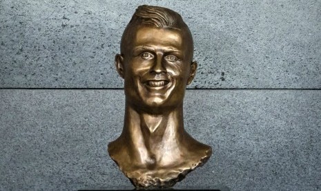 Patung Cristiano Ronaldo.