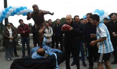 Patung Lionel Messi di kota Buenos Aires, Argentina.