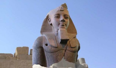 Patung Raja Ramses II di Mesir.