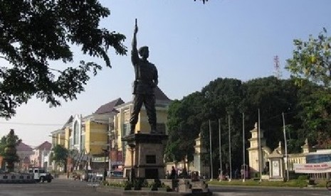 Patung Slamet Riyadi, salah satu ikon Kota Surakarta