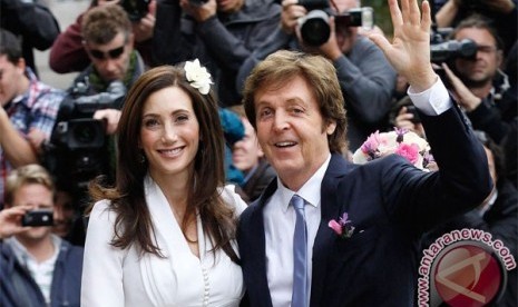 Paul McCartney dan istrinya