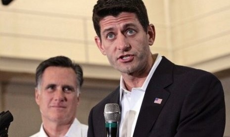 Paul Ryan (berjas) calon wakil presiden pasangan capres AS, Mitt Romney dari Partai Republik.