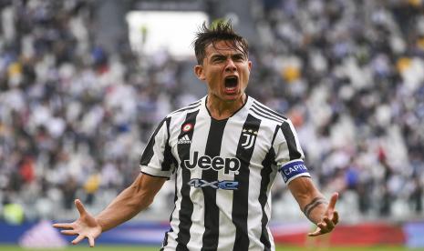  Paulo Dybala dari Juventus melakukan selebrasi usai mencetak gol pada pertandingan sepak bola Serie A Italia antara Juventus dan Sampdoria, di Turin, Italia, Minggu, 26 September 2021.