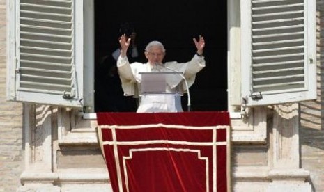 Paus Benediktus dalam pidato terakhirnya, Ahad (24/2/2012) di Vatican City.