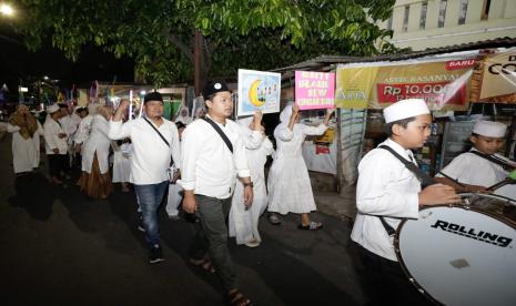 Pawa dan doa bersama Majelis Taklim Matholi'ul Falah El-Djuprih, Cilungup, Kecamatan Duren Sawit, Jakarta Timur, DKI Jakarta. 