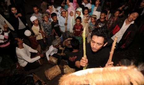 Pawai malam takbiran.