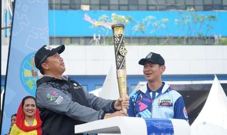 Pawai obor Asian Para Games 2018 di Jakarta, Ahad (30/9).