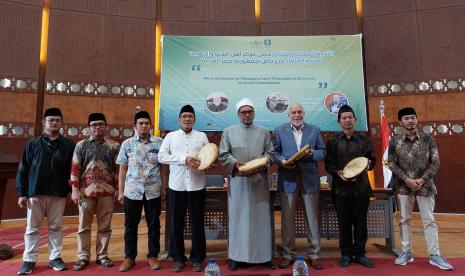 Dua guru besar Al-Azhar Prof Muhammad Abdus Shomad Muhanna dan Prof Muhammad Abdul Fattah al-Awariy hadiri peresmian Aswaja Center PCINU Mesir