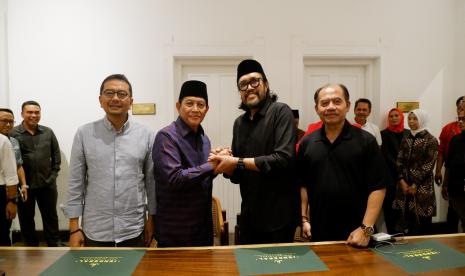 Ono Surono sebagai bakal calon gubernur dari PDIP dan Acep Adang Ruhiyat yang menjadi bakal calon wakil gubernur Jabar dari PKB