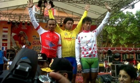 Pebalap Aisan Mazakasu Ito Juara Etape 1 Tour de Singkarak 2012