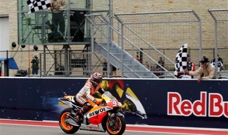  Pebalap Spanyol Marc Marquez melewati garis finish dalam balapan Motogp di sirkuit Austin, Texas, Amerika Serikat, Senin (14/4) dini hari.