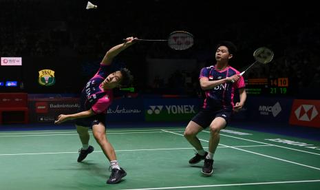 Pebulu tangkis ganda putra Indonesia Marcus Fernaldi Gideon (kiri) dan Kevin Sanjaya Sukamuljo.