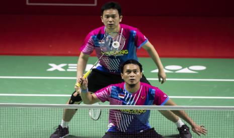 Pebulu tangkis ganda putra Indonesia Mohammad Ahsan (kanan) dan Hendra Setiawan (kiri).