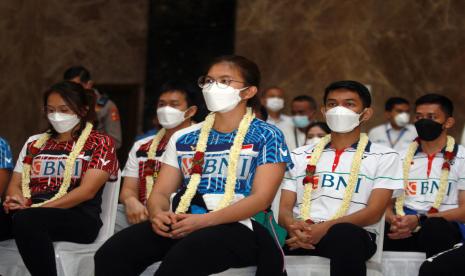 Pebulu tangkis All England Indonesia mengikuti jumpa pers setibanya dari Inggris di Terminal VVIP Bandara Soekarno Hatta, Tangerang, Banten.