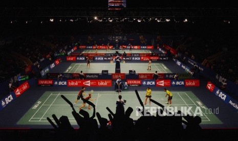 Suasana di dalam Istora, Senayan, Jakarta, saat menggelar turnamen bulu tangkis Indonesia Open. (ilustrasi)