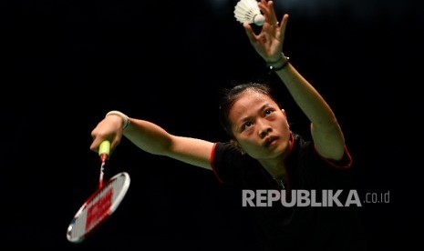 Pebulutangkis Indonesia Fitriani bertanding melwan pebulutangkis Malaysia Goh Jin Wei pada perempat final Bulutangkis tunggal putri SEA Games 2017 Kuala Lumpur di Axiata Arena, Stadium Bukit Jalil, Malaysia, Ahad (27/8).