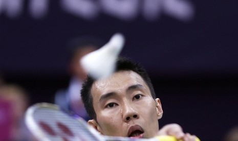 Pebulutangkis Malaysia, Lee Chong Wei melangkah ke babak perempat final Olimpiade London 2012. Di fase 16 besar, pebulutangkis 29 tahun itu bakal ditantang unggulan kesembilan asal Indonesia, Simon Santoso.