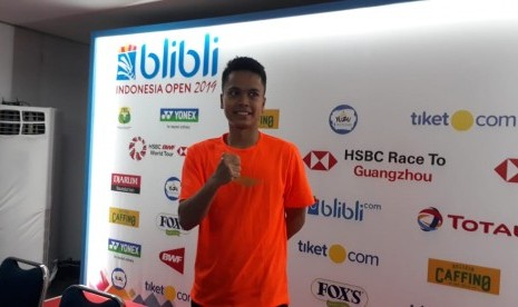 Pebulutangkis tunggal putra Indonesia, Anthony Sinisuka Ginting, usai laga di Blibli Indonesia Open 2019, di Istora Senayan, Jakarta, Selasa (16/7). 