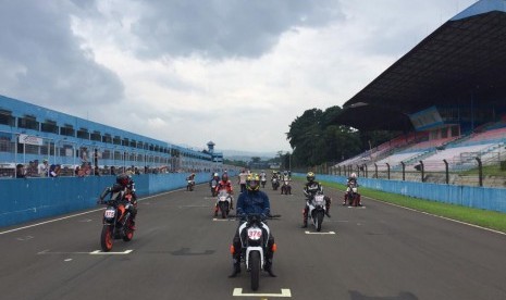 Pecinta motor KTM kembali menggelar balapan di Sirkuit Sentul.