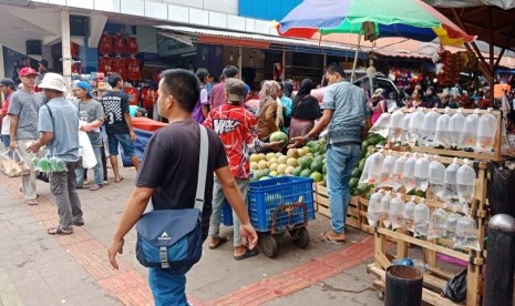 Pedagang, ilustrasi. Pemerintah Kota (Pemkot) Bogor tengah mematangkan konsep pembongkaran dan pembangunan ulang Plaza Bogor di Jalan Suryakencana, Kelurahan Babakan Pasar, Kecamatan Bogor Tengah, Kota Bogor.